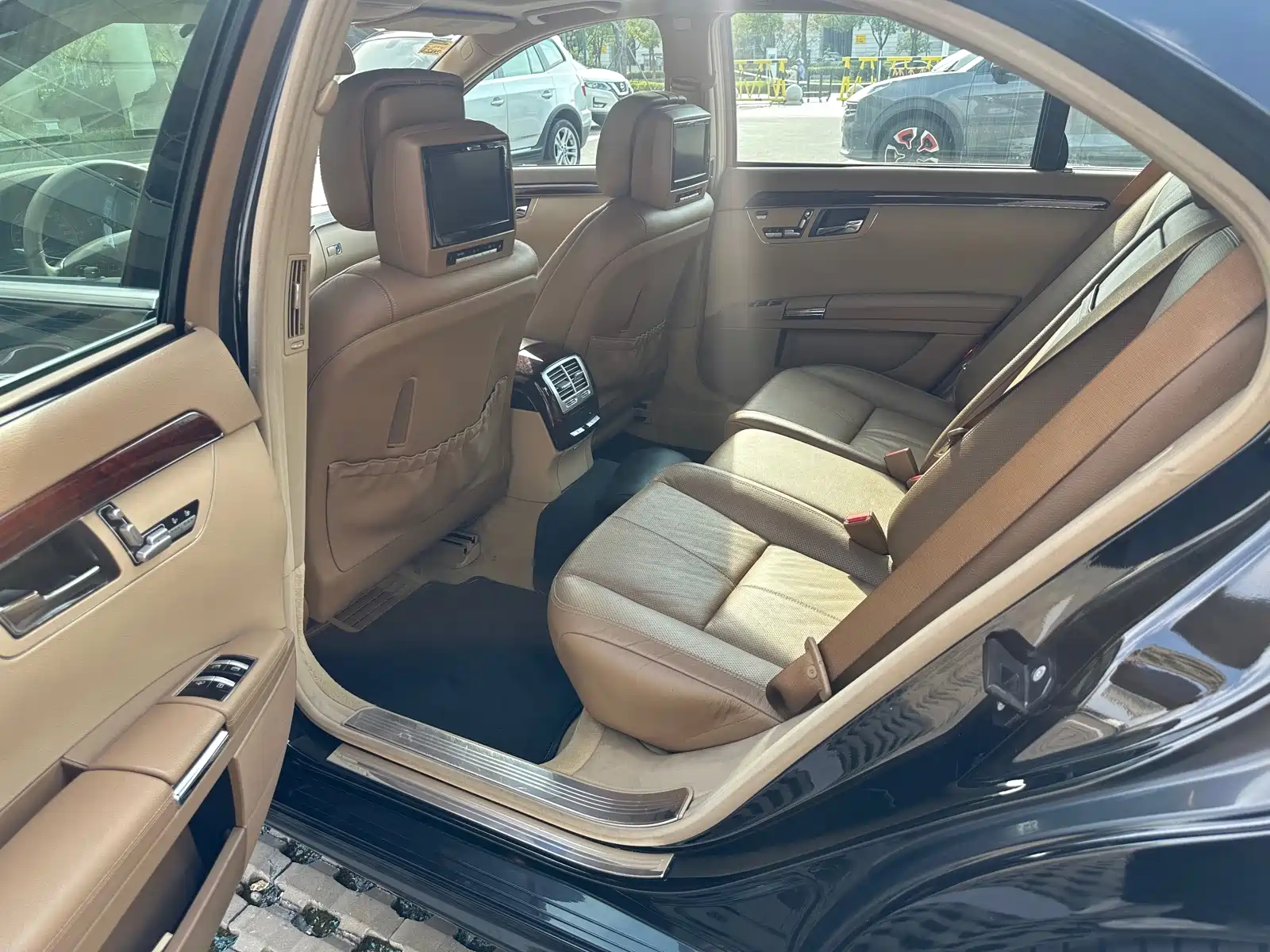 Фото 8 - Mercedes-Benz S-Class