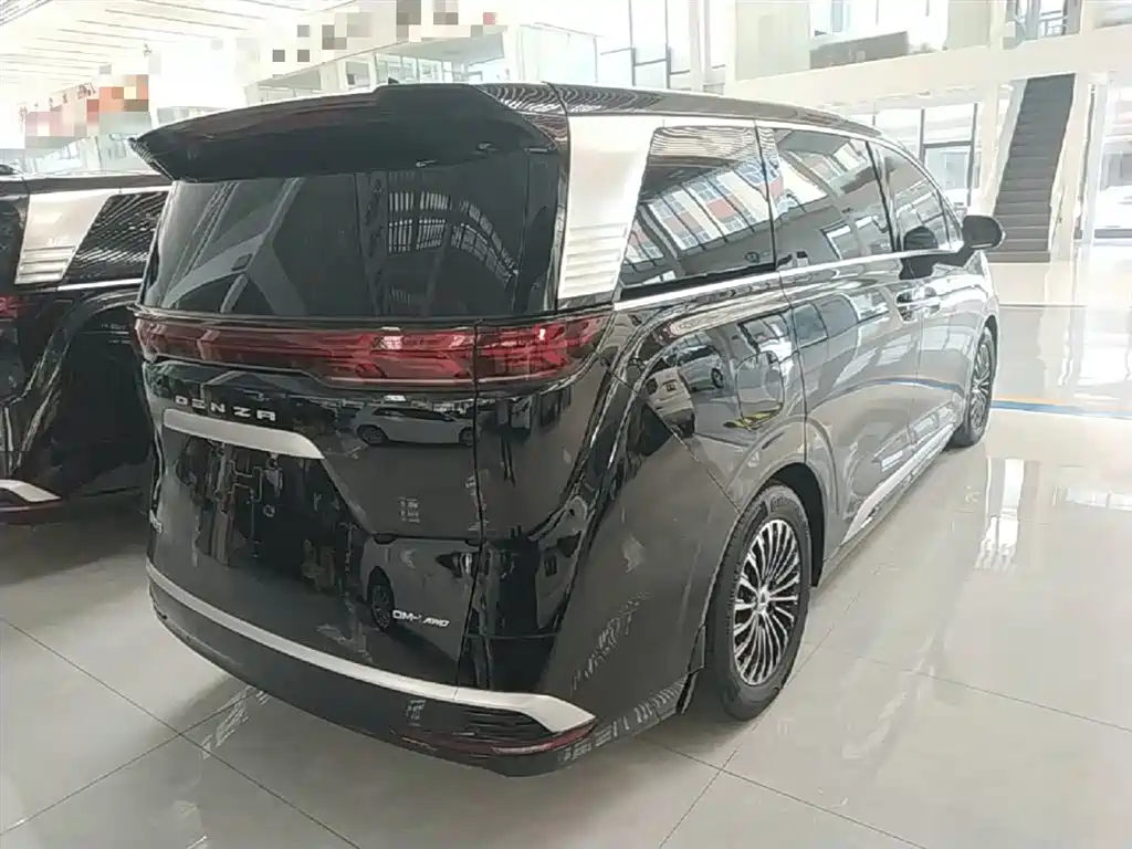 Denza D9 2022 DM-i 970 AWD Flagship фото 7