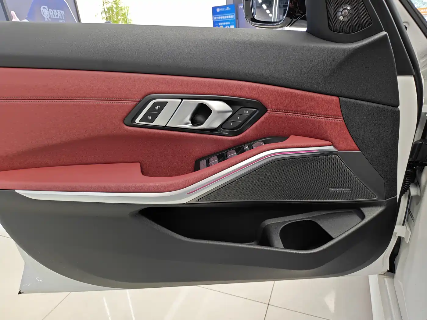 BMW 3 Series 2024 325i M Sport Shadowline Package фото 8