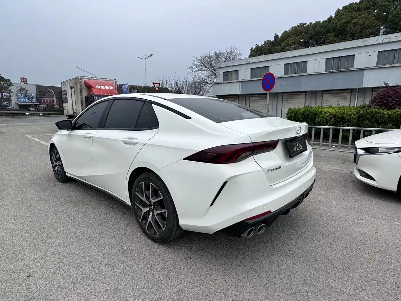 GAC Trumpchi Trumpchi Emkoo 2023 270T DCT J16 Edition фото 13