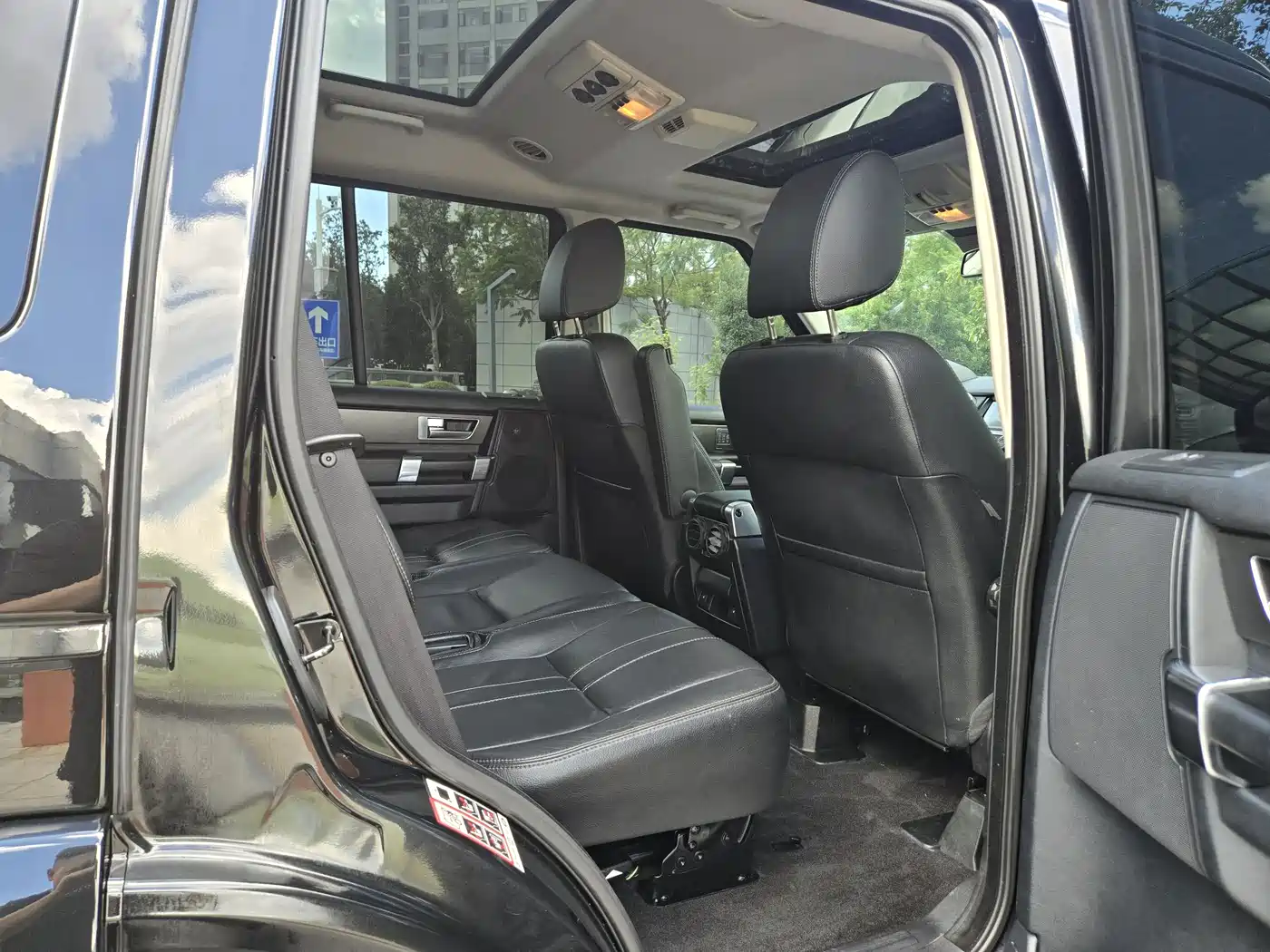 Land Rover Discovery 2015 3.0 SDV6 HSE Diesel фото 6