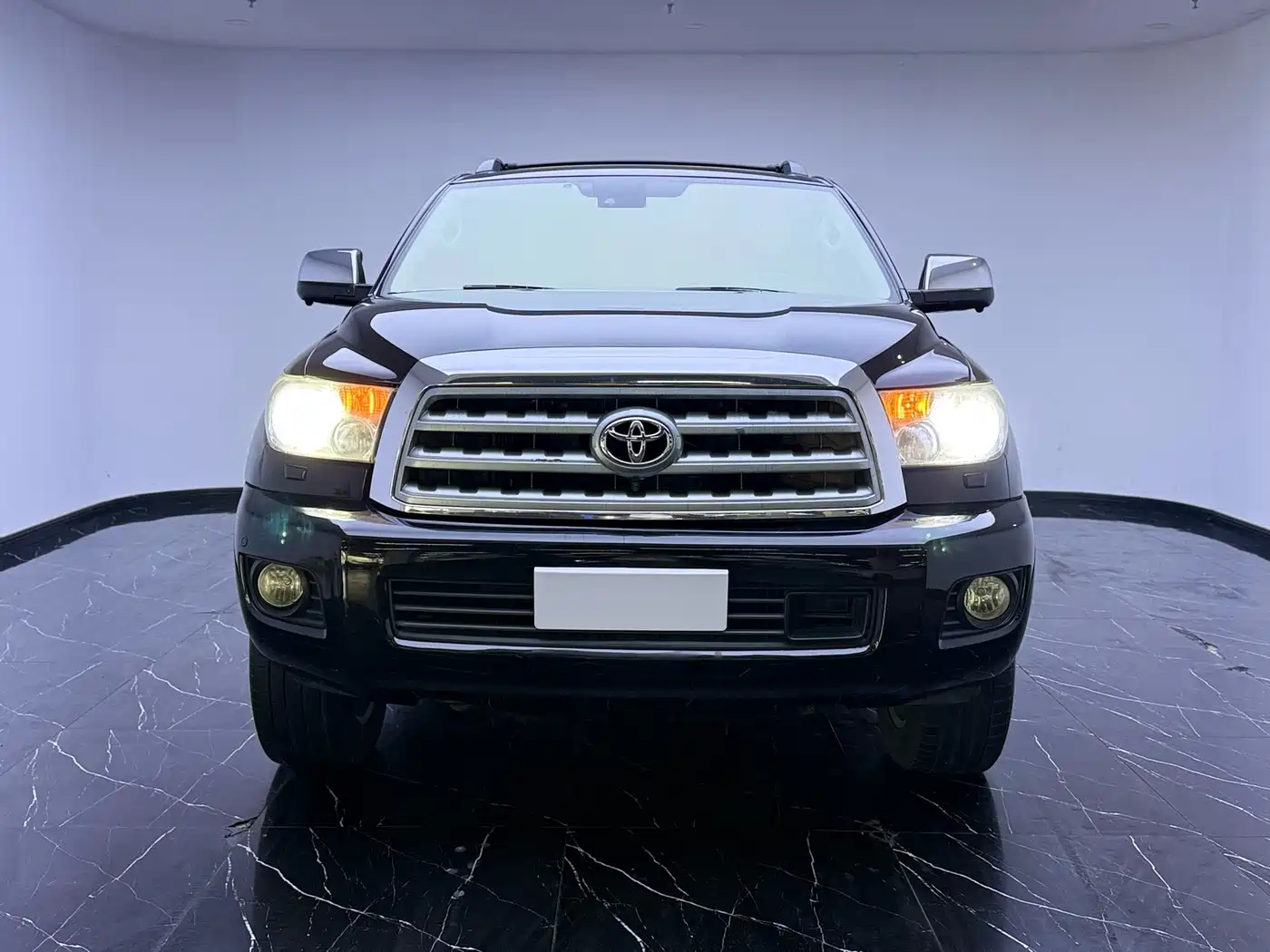 Toyota Sequoia 2010 5.7 Platinum Edition фото 2