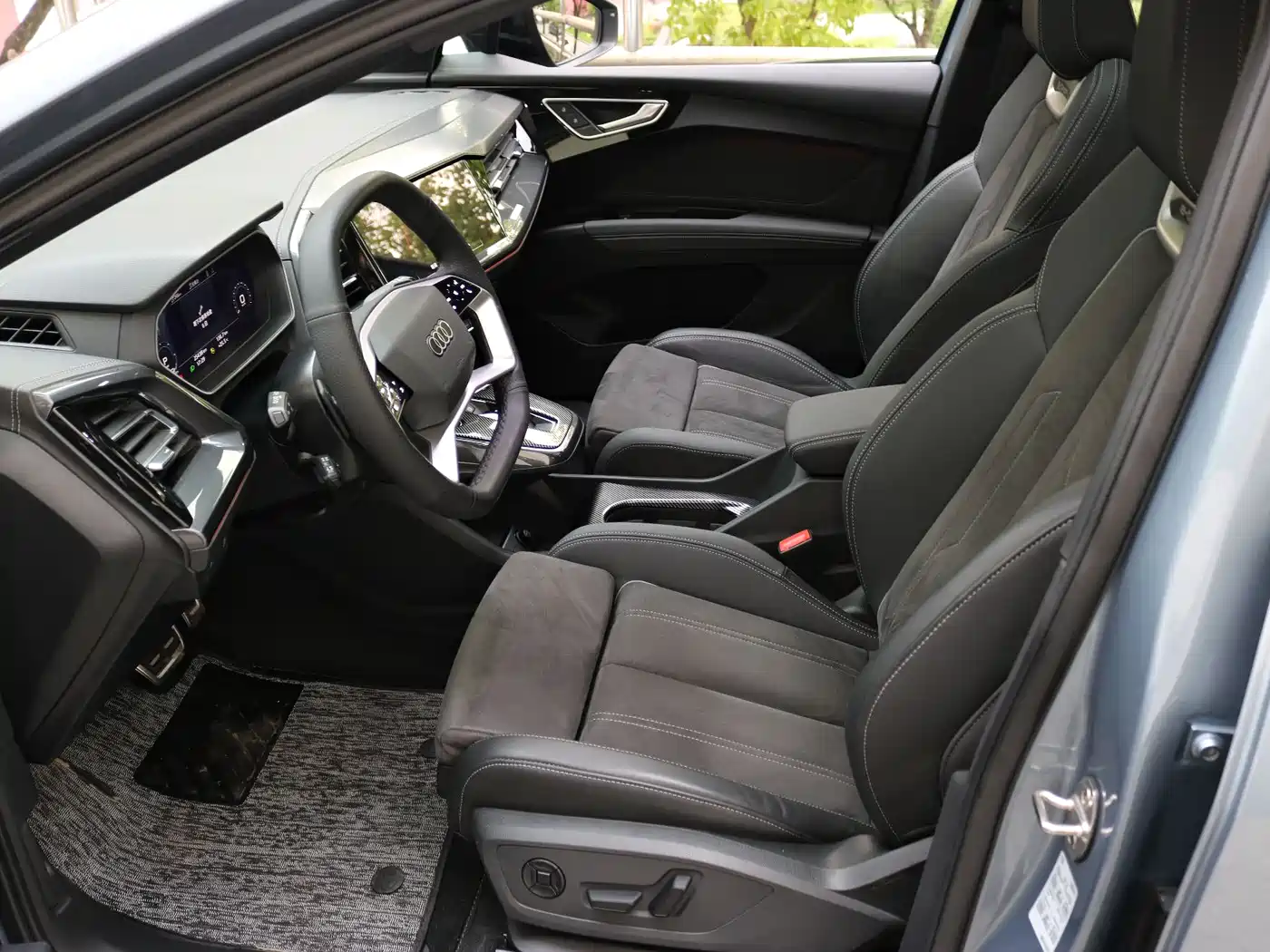Audi Q4 e-tron 2023 40 e-tron Creation Night Edition фото 6