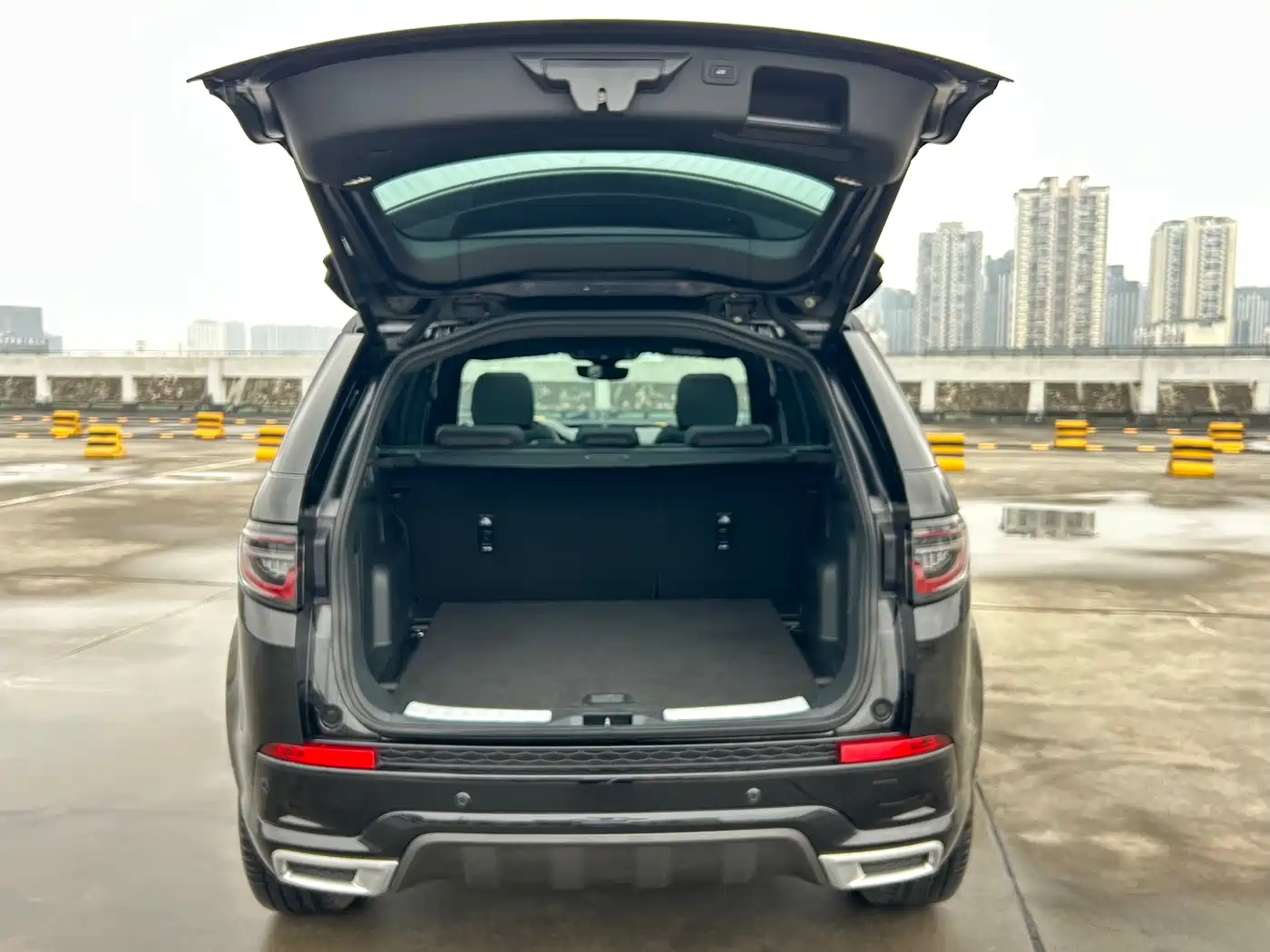 Land Rover Discovery Sport 2023 249PS R-Dynamic S Performance Version фото 13