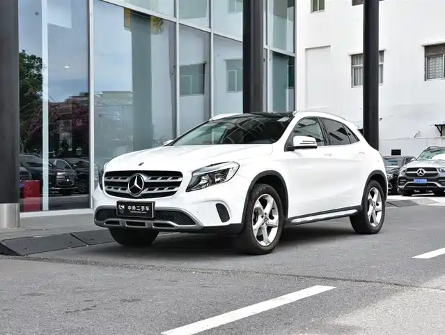 Mercedes-Benz GLA 2017 GLA 200 Dynamic — фото 1