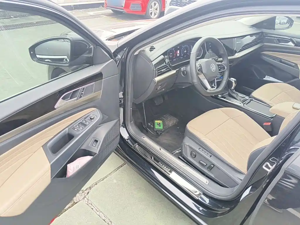 Photo 16 - Volkswagen Passat