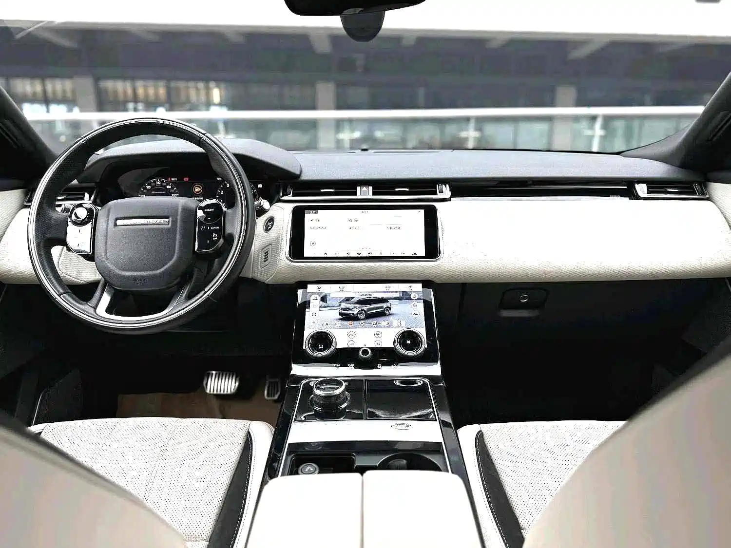 Фото 4 - Land Rover Range Rover Velar