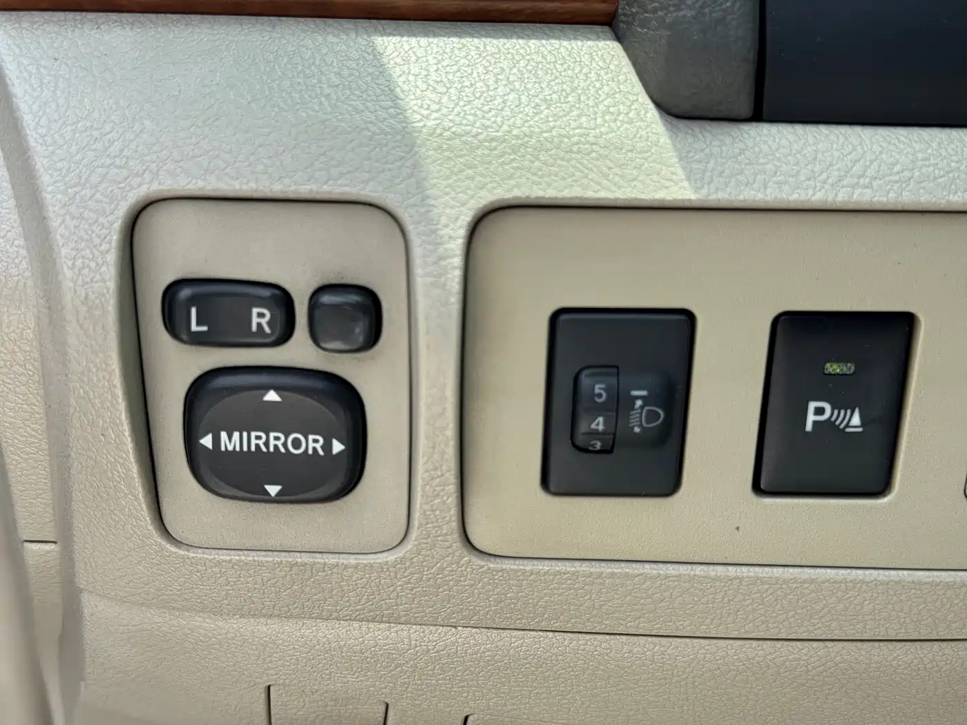 Toyota Camry 2011 240G Classic Anniversary Edition фото 18