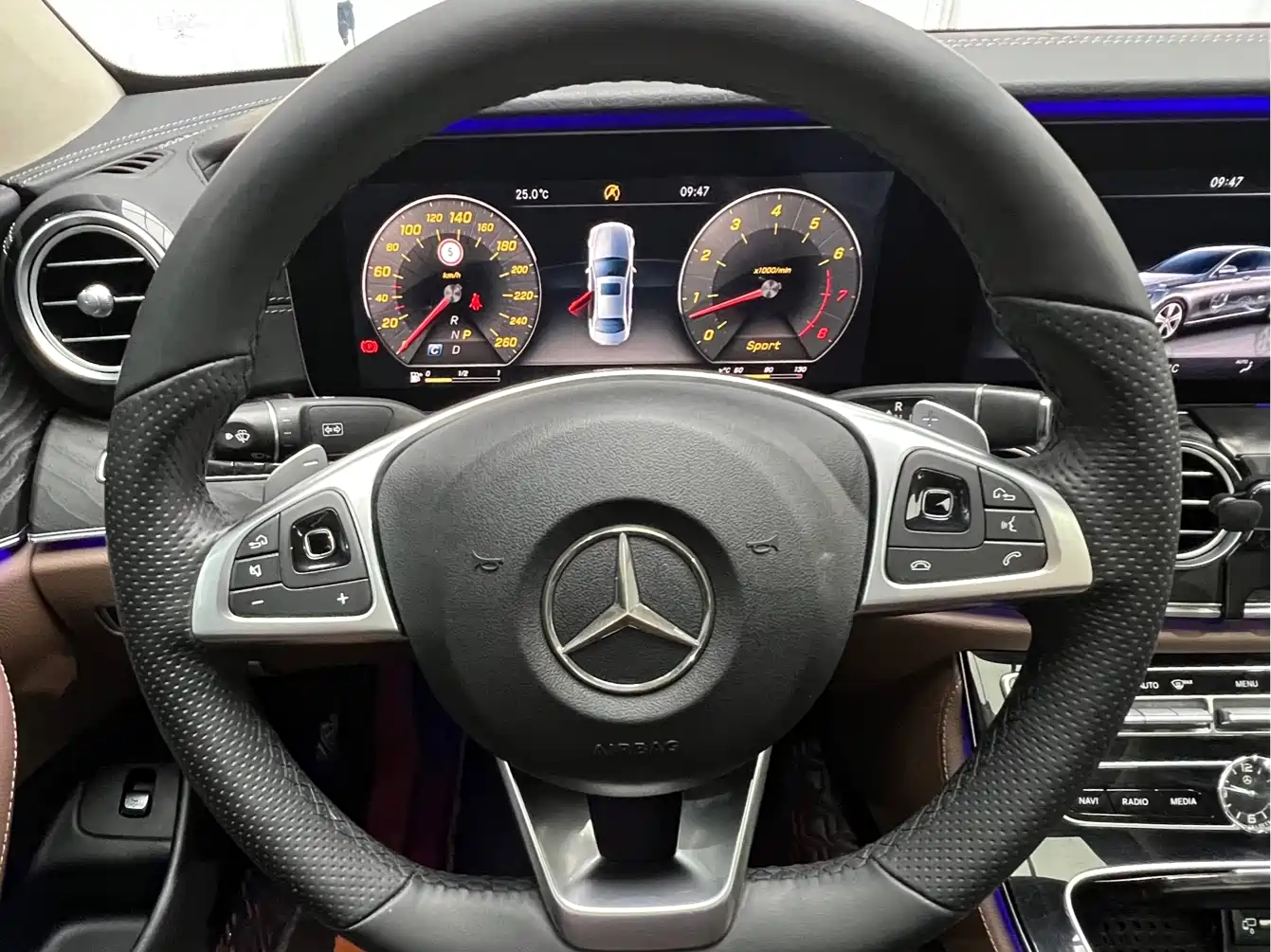Mercedes-Benz E-Class 2017 E 320 L Sport 4MATIC фото 13
