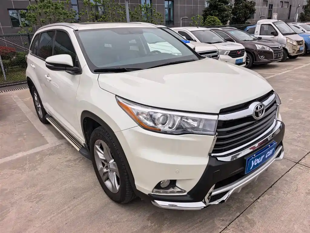 TOYOTA HIGHLANDER