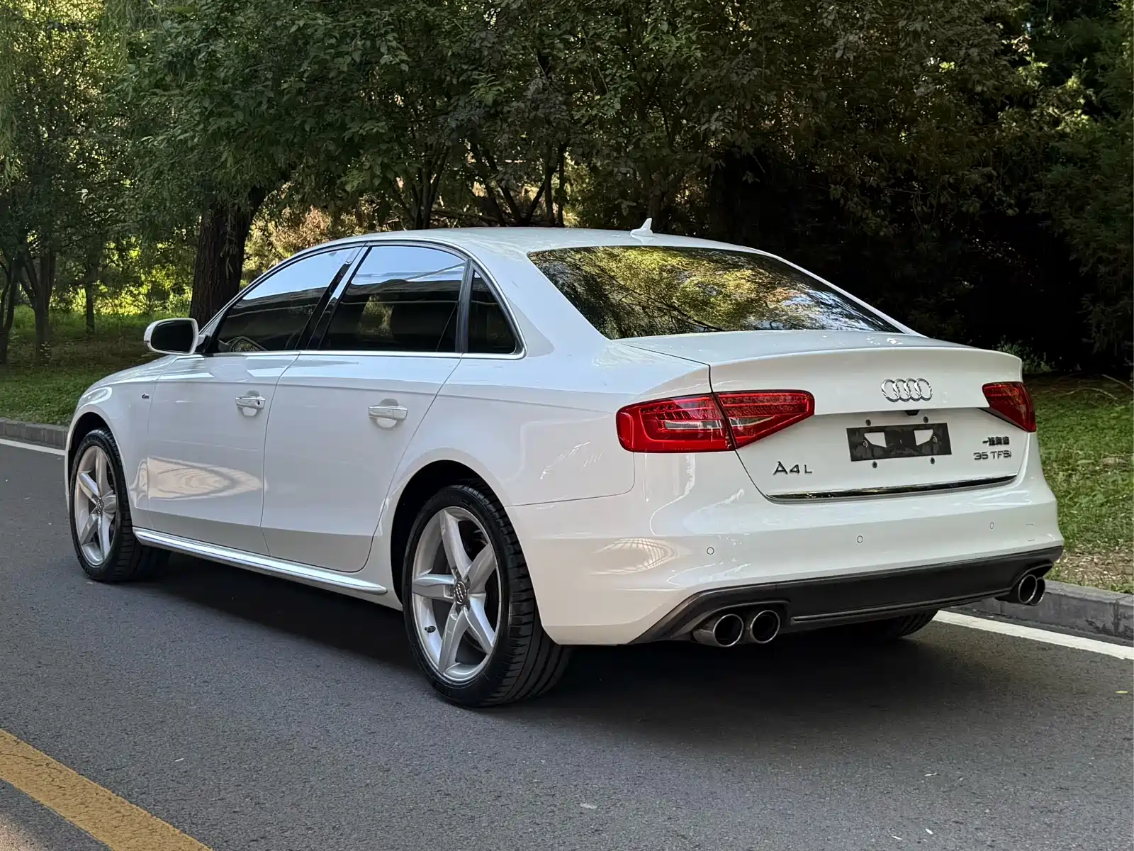 Фото 4 - Audi A4L