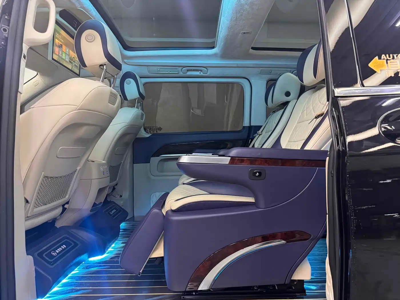 Mercedes-Benz V-Class 2018 V 260 Navigator Edition China VI фото 11