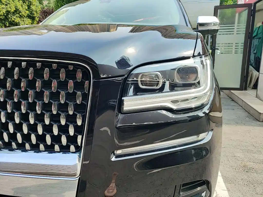 Фото 24 - Lincoln Navigator
