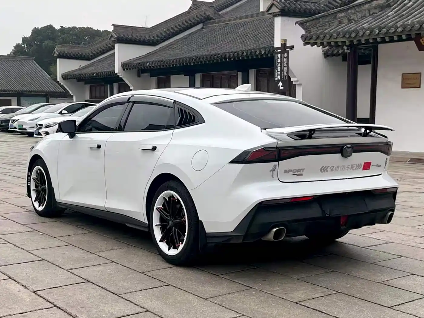CHANGAN UNI-V
