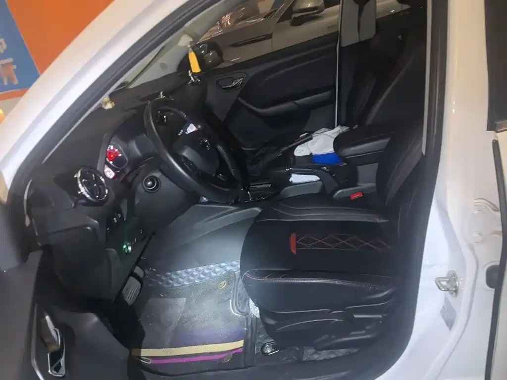 Soueast DX3 2018 2018 1.5T CVT Premium