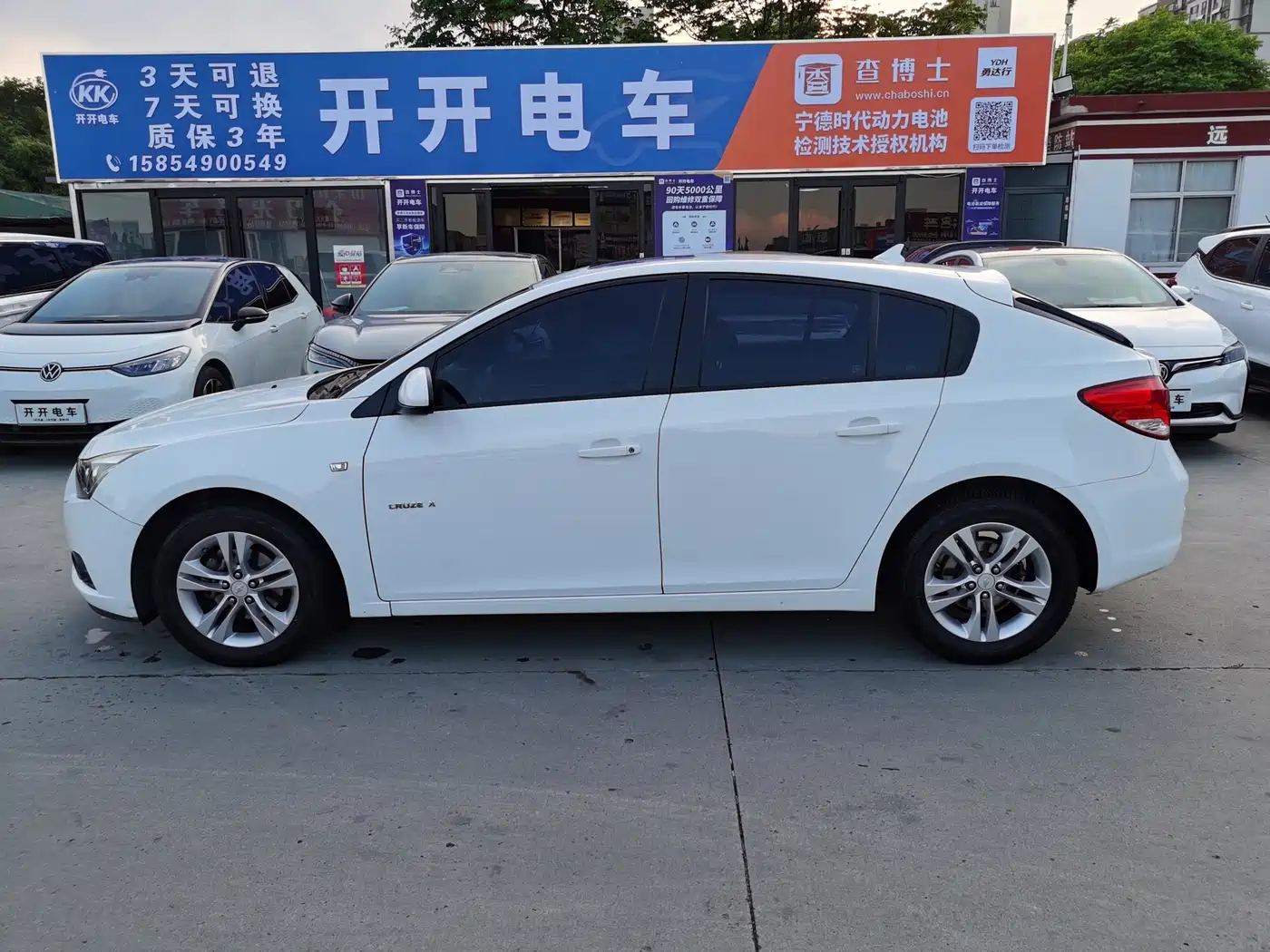 Chevrolet Cruze 2015 Hatchback 1.6L Automatic Comfort фото 4
