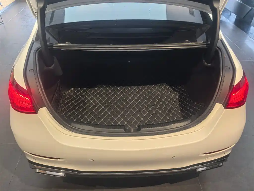 Mercedes-Benz C-Class 2025 C 260 L фото 12