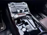 Photo 16 - Audi A8