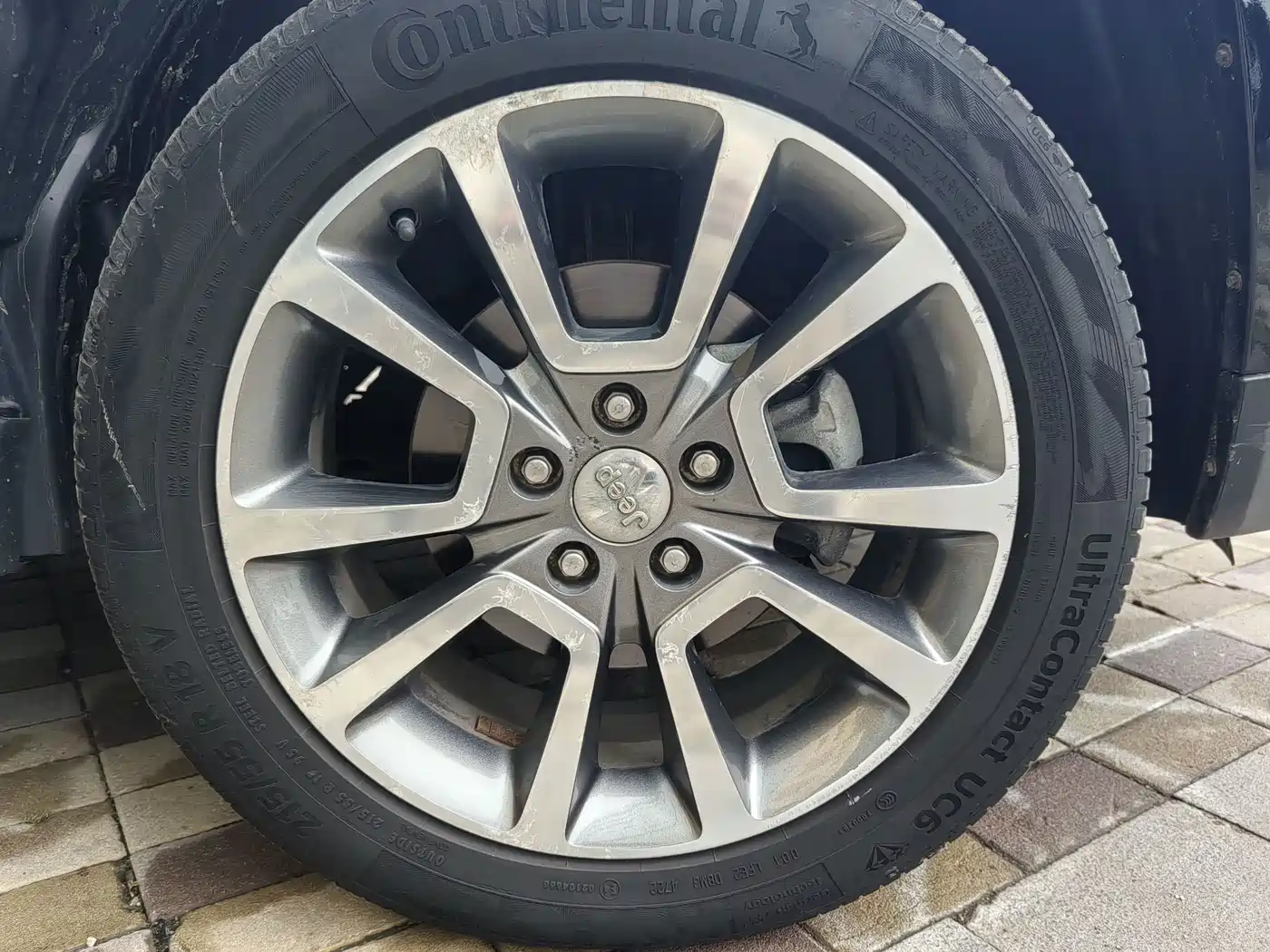 Photo 16 - Jeep Compass (Import)