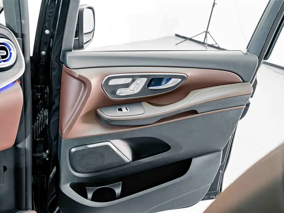 Mercedes-Benz V-Class 2025 2024 V 300 L Long Wheelbase Luxury Edition