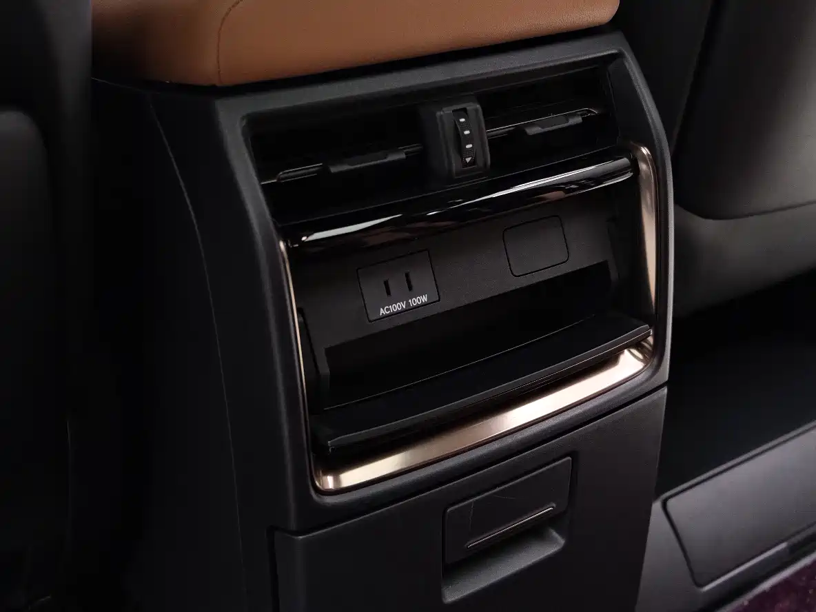 Toyota Vellfire 2025 Crown Hybrid 2.5L Ink Gold Executive Edition фото 15