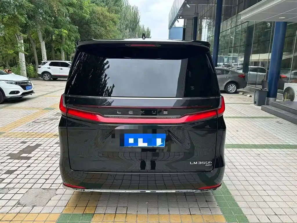 Lexus LM 2025 2023 350h 7-Seater Elegance Edition