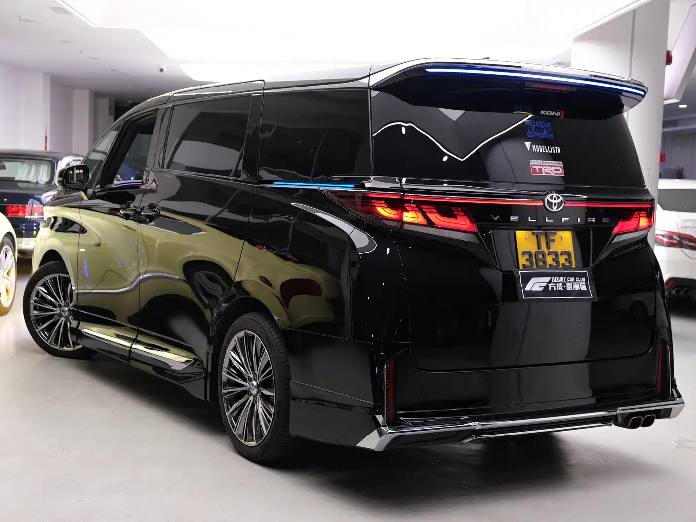 Toyota Vellfire 2025 Crown Hybrid 2.5L Ink Gold Executive Edition фото 27