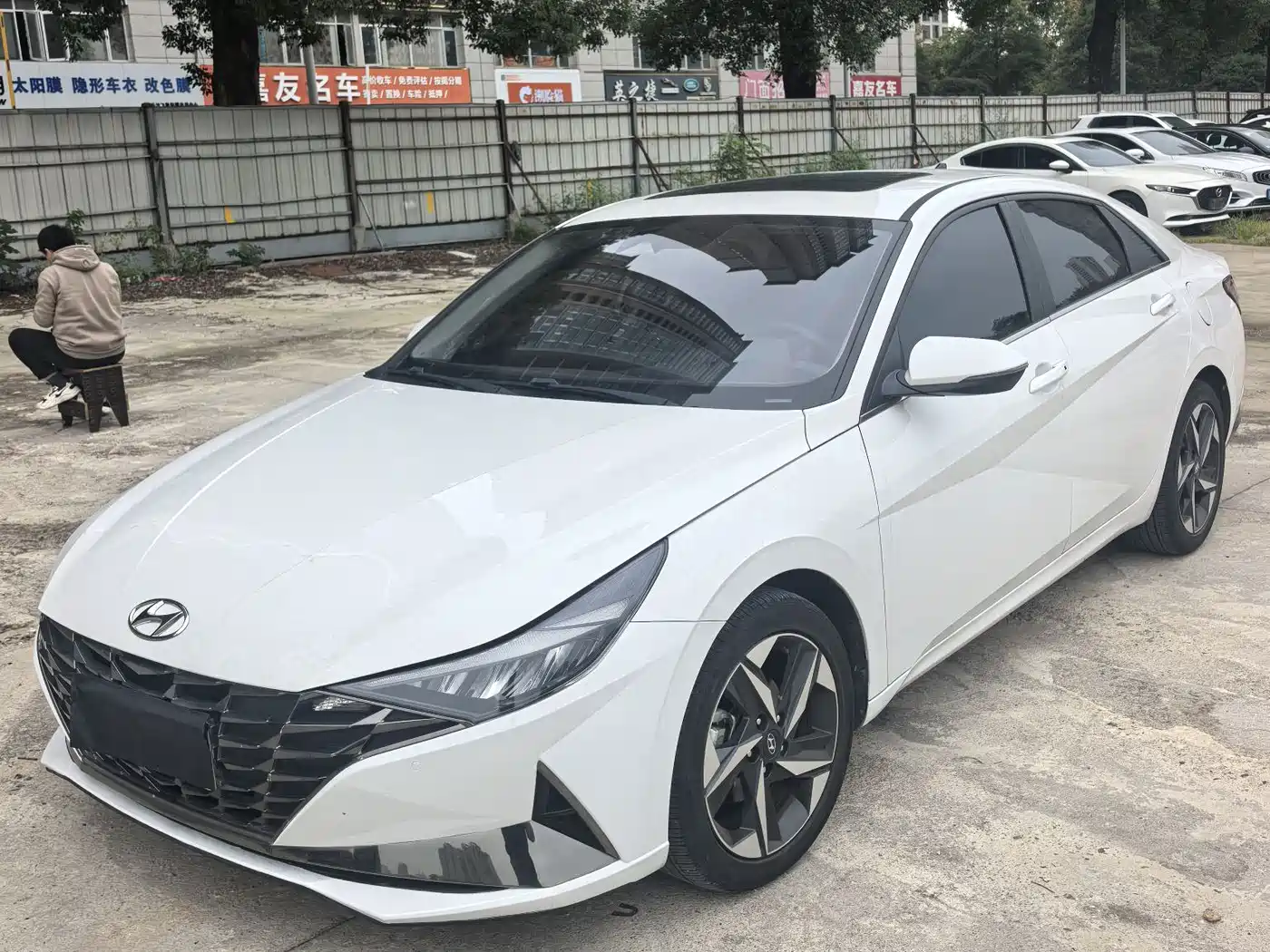 Hyundai Elantra 2022 1.5L CVT GLS Leading Edition