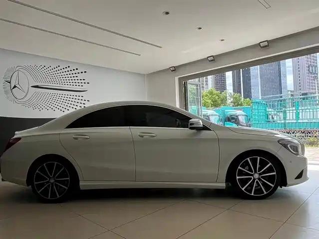 Mercedes-Benz CLA (Import) 2016 CLA 200 Fashion — фото 5