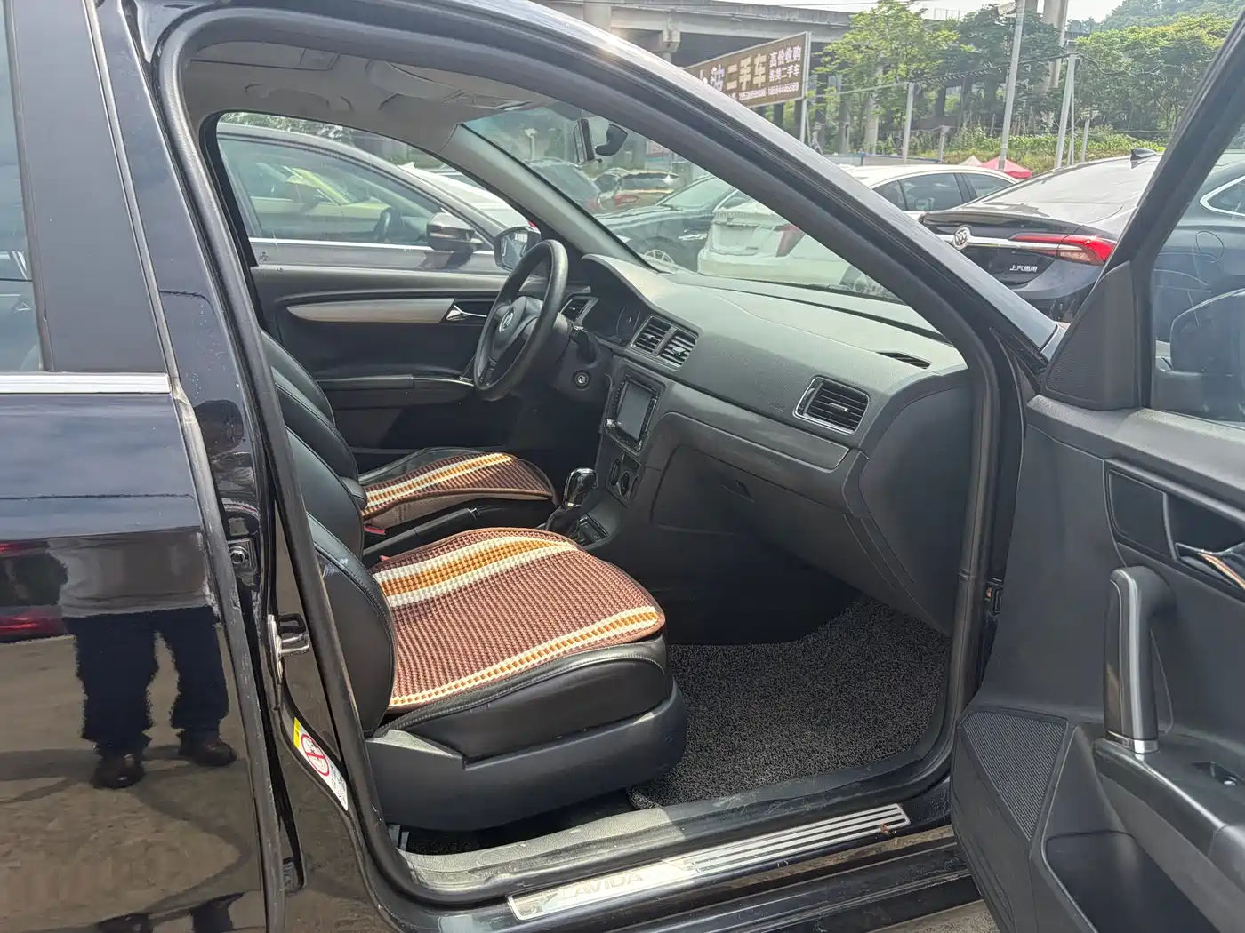 Volkswagen Lavida 2013 1.6L Automatic Comfort Edition фото 11
