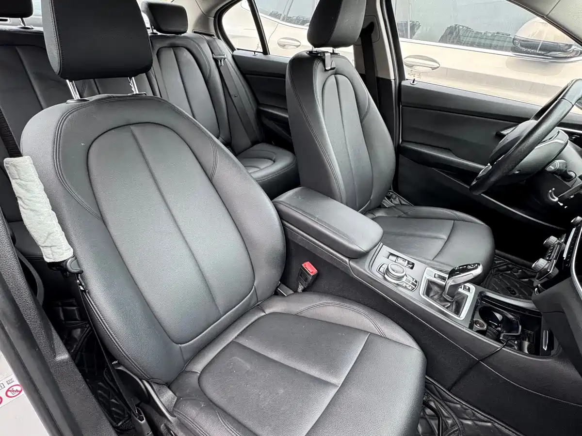 BMW 1 Series 2021 120i M Sport фото 12