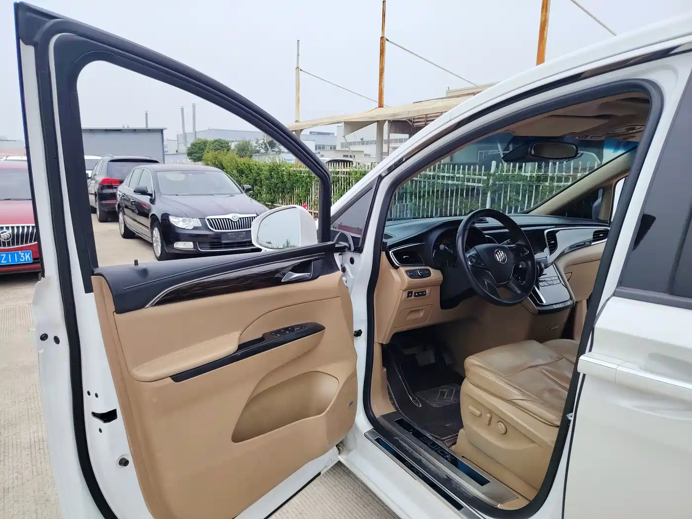 Buick GL8 2017 ES 28T Flagship China V фото 4