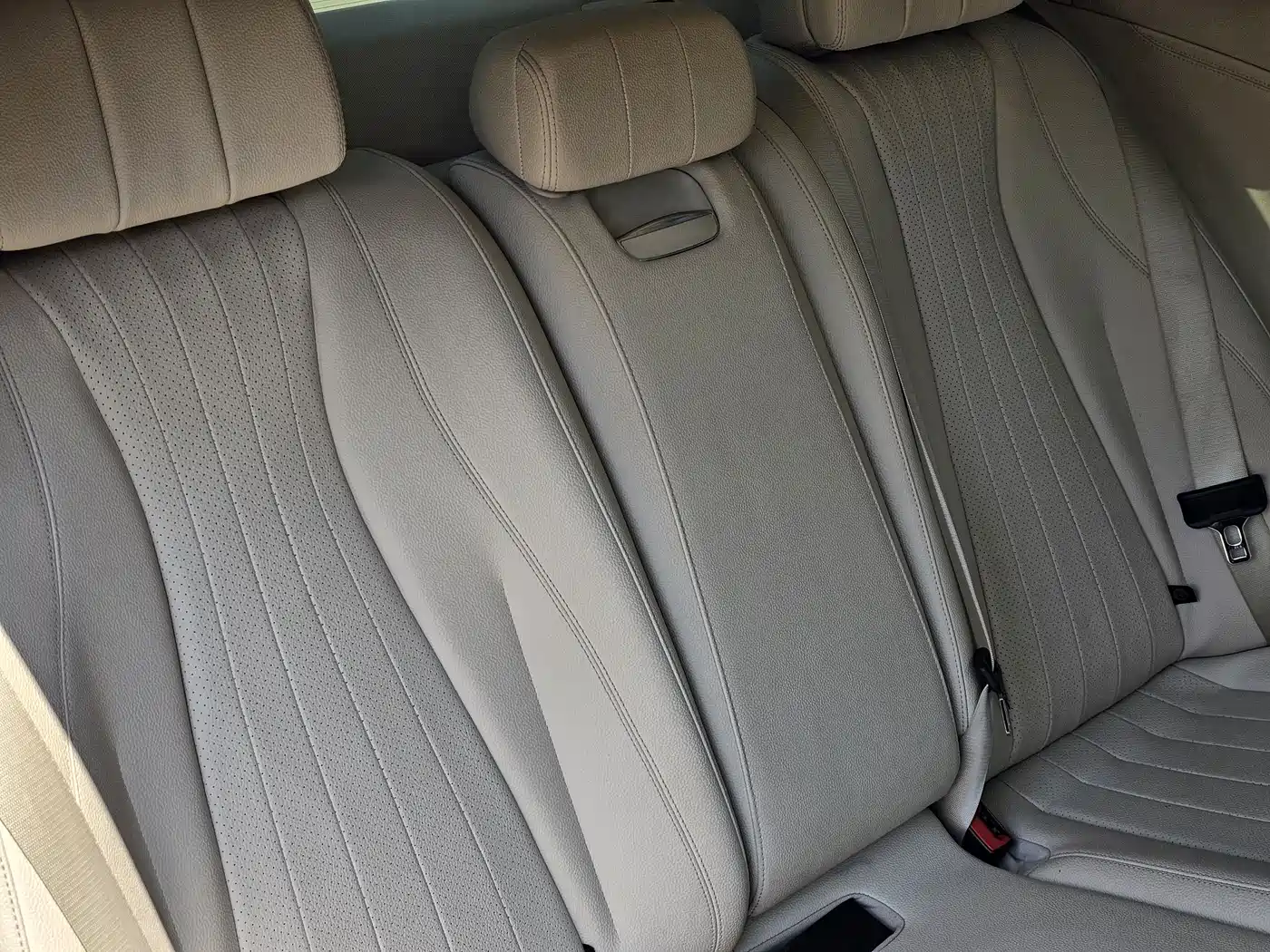 Mercedes-Benz E-Class 2017 E 300 L Luxury фото 23