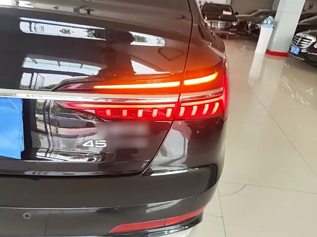 Audi A6L 2023 45 TFSI Premium Selection Dynamic фото 8