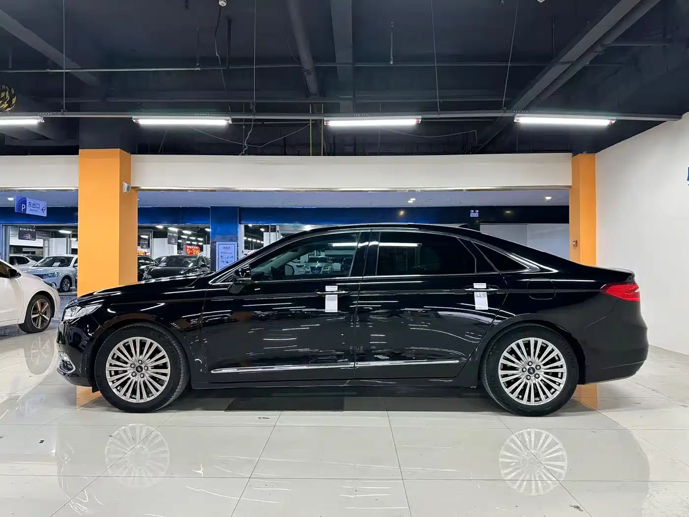 FORD TAURUS