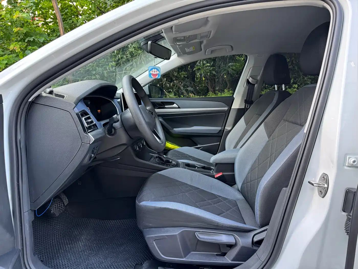 Volkswagen Lavida 2024 Model 1.5L Automatic Full Comfort Edition фото 8