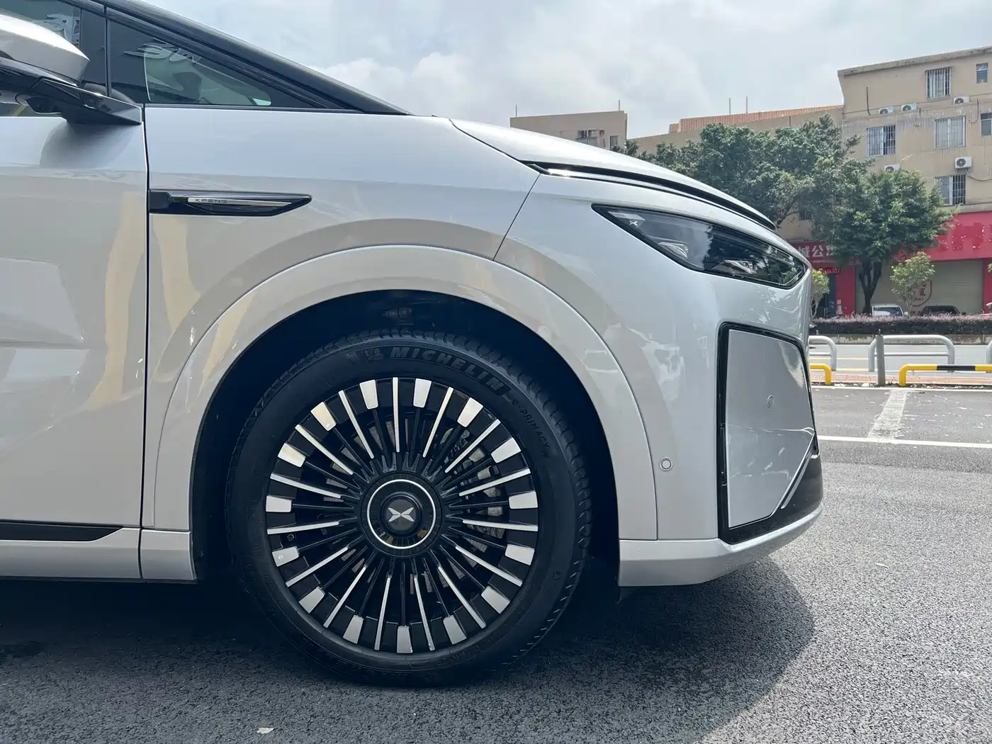 XPeng X9 2025 Extended Range Edition фото 4