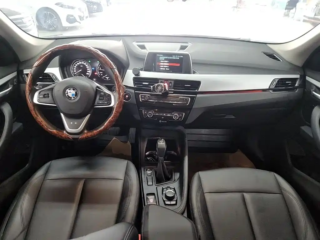 BMW X1 2019 sDrive20Li Leading Model фото 10