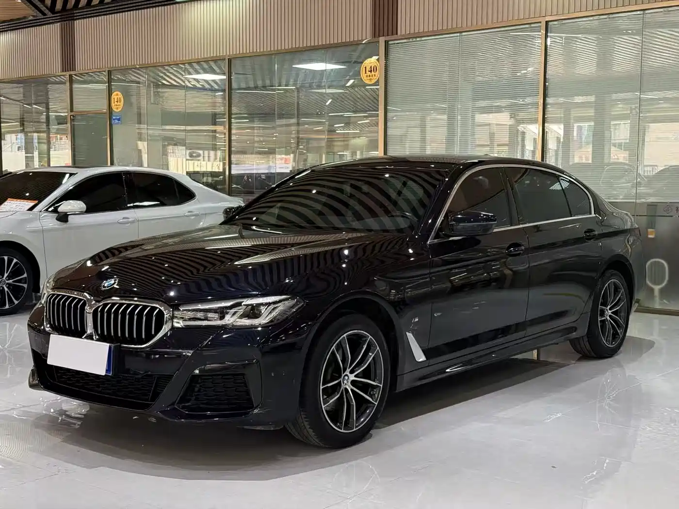 BMW 5 Series 2022 525Li M Sport Package
