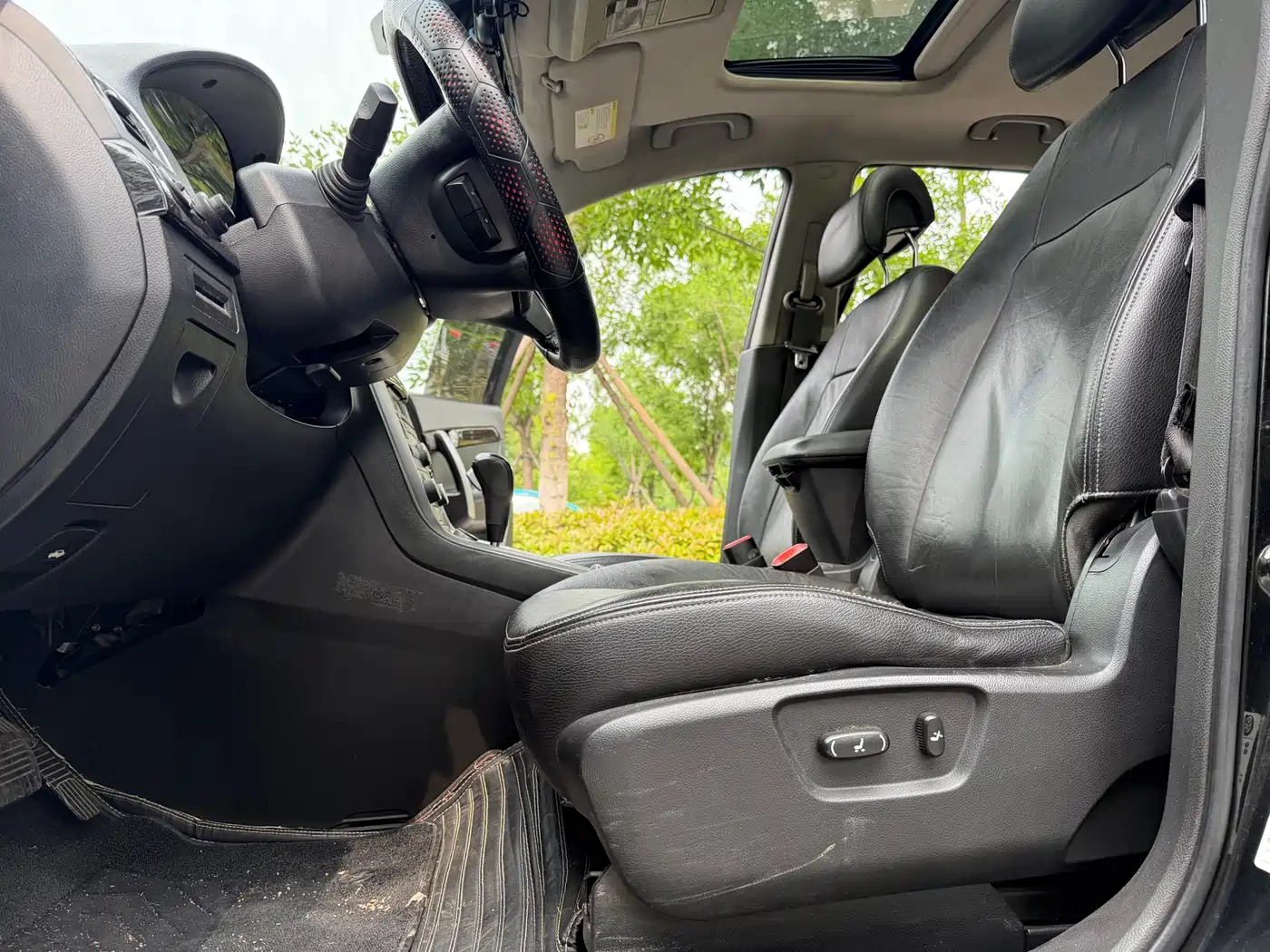 Chevrolet Captiva 2012 2.4L 4WD Flagship Edition 7-Seater фото 7