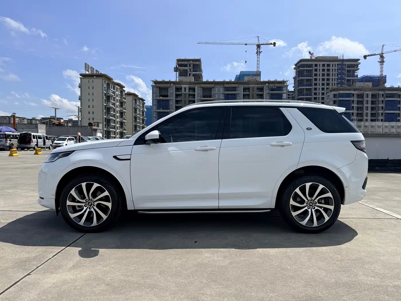 Land Rover Discovery Sport 2023 249PS R-Dynamic SE Performance Technology Version фото 7