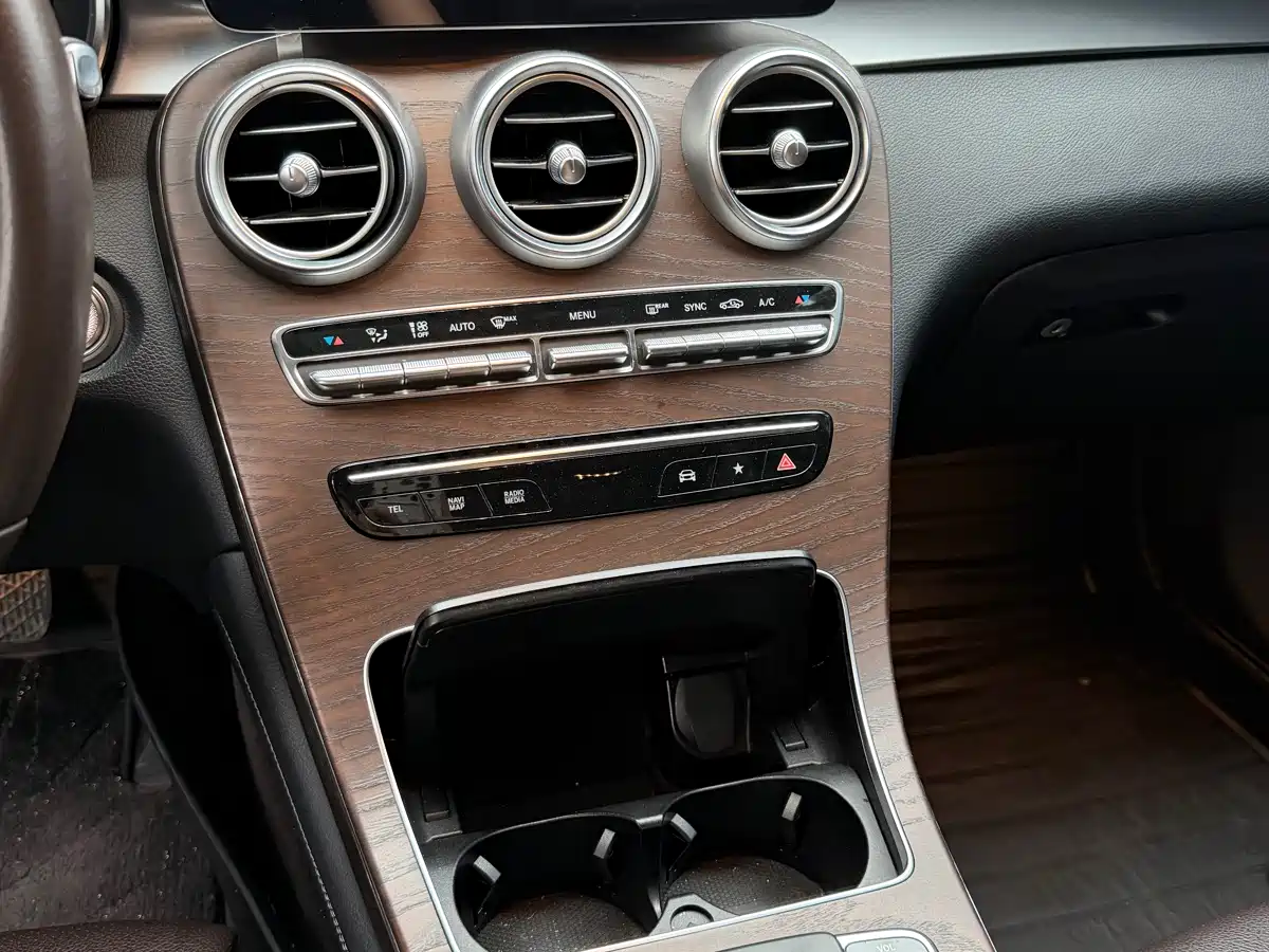 Mercedes-Benz GLC 2020 GLC 260 L 4MATIC Luxury фото 14