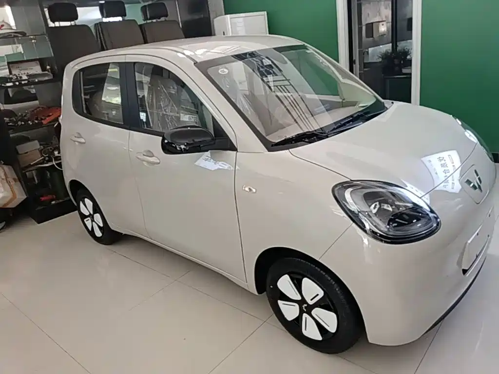 Wuling Motors Hongguang MINIEV 2026 2025 4-Door Advanced