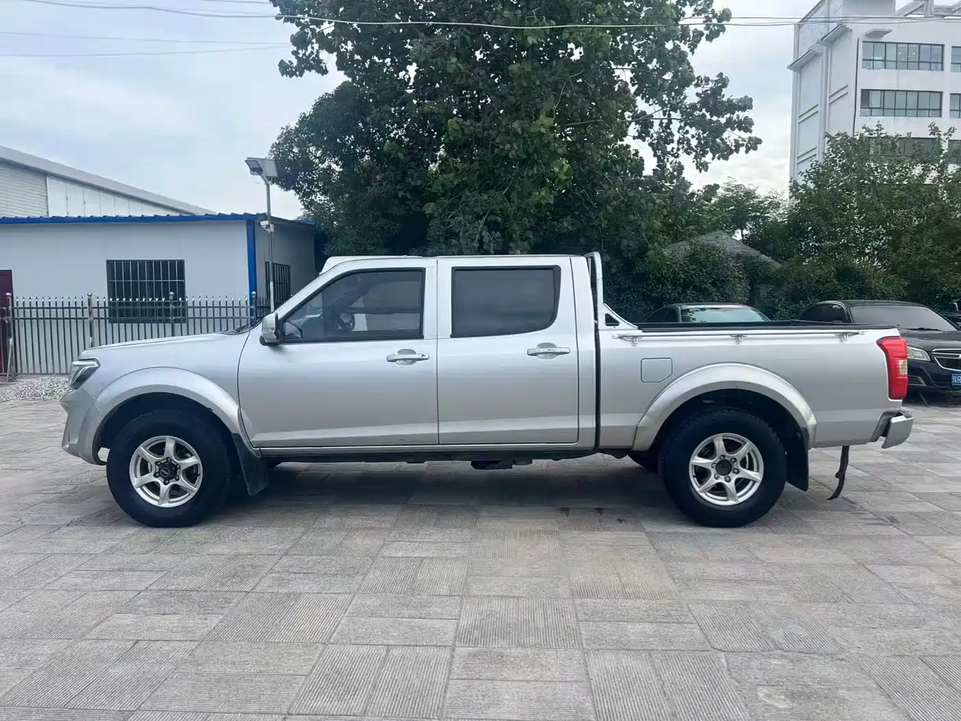Dongfeng Ruiqi 2022 2021 2.4T Diesel 4WD Startup Edition Long Cargo Box YCY24165-61