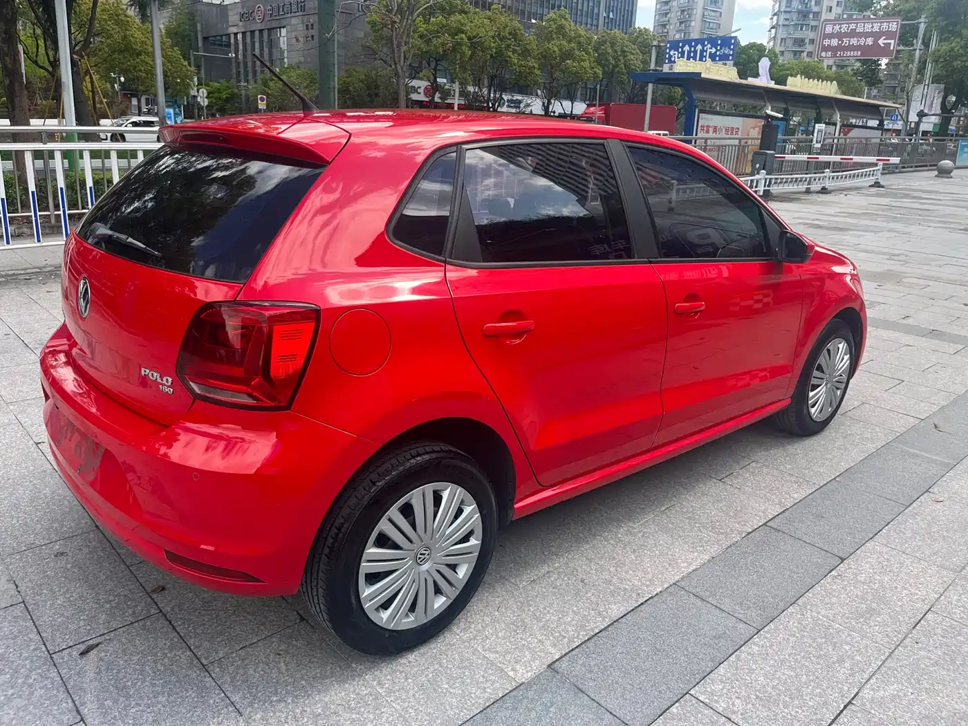 Volkswagen Polo 2016 1.6L Automatic Comfort фото 5