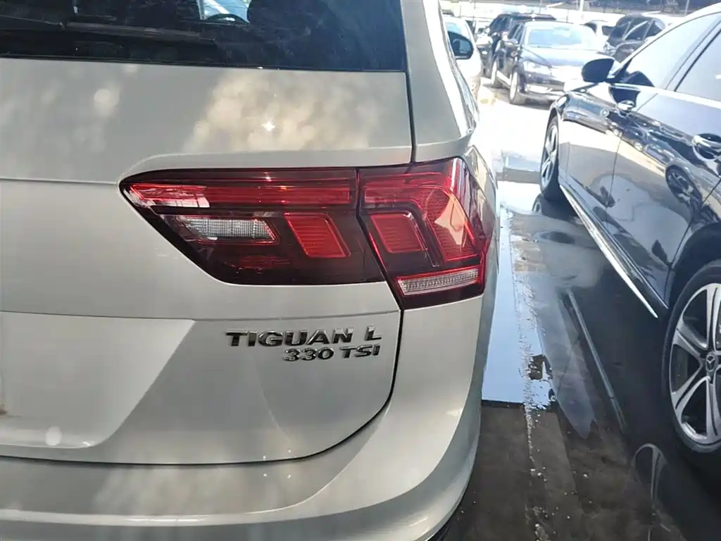 Volkswagen Tiguan L 2019 330TSI Automatic 2WD Smart Luxury Edition China VI фото 8