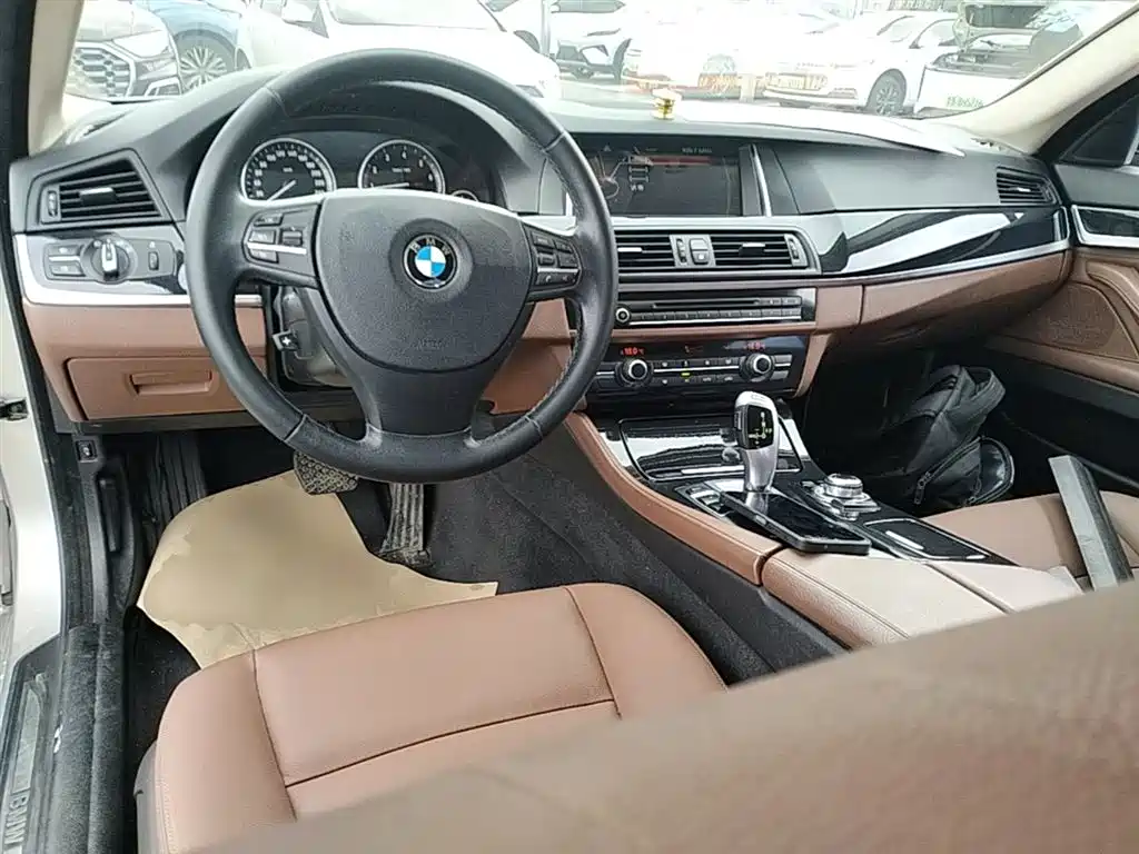 BMW 5 Series 2014 520Li Elegance фото 10