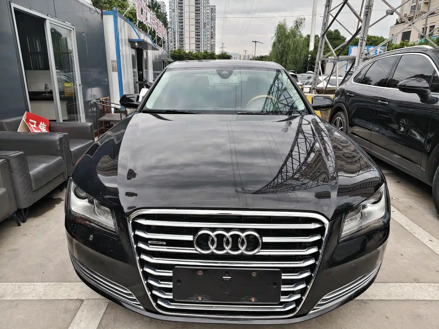 Фото 2 - Audi A8