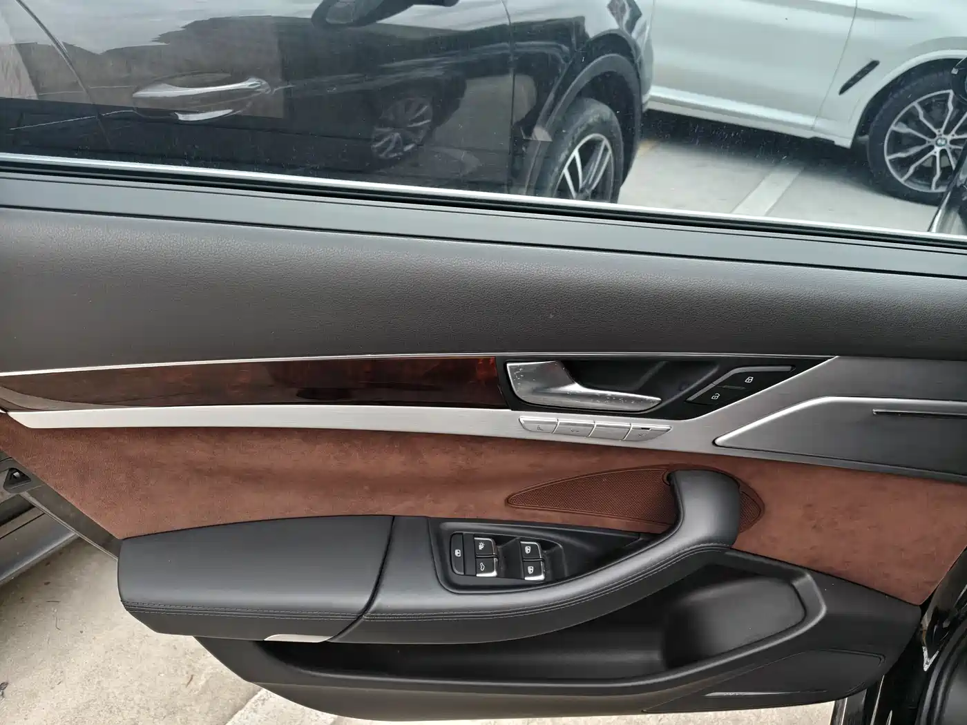 Фото 18 - Audi A8