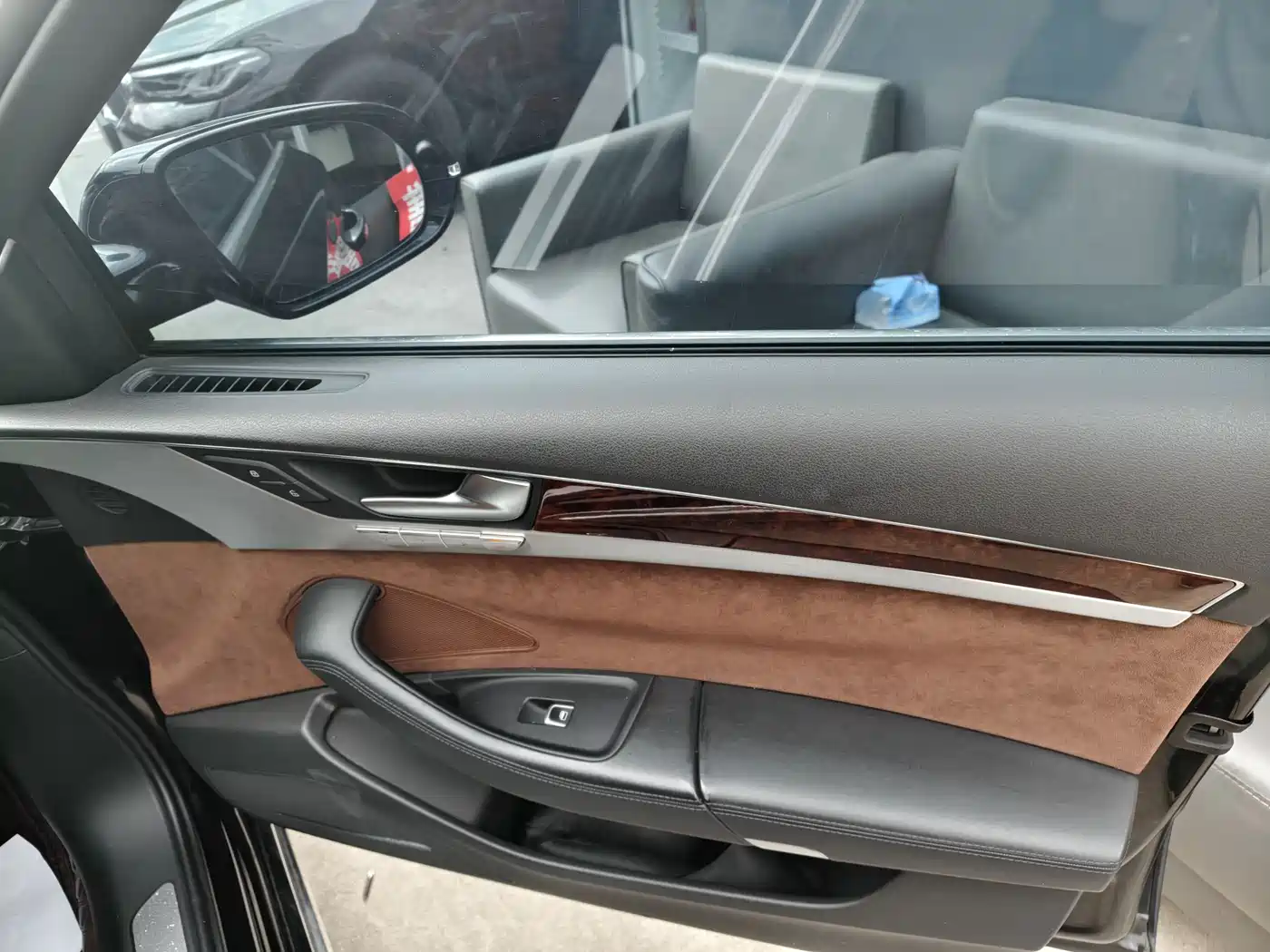 Фото 9 - Audi A8